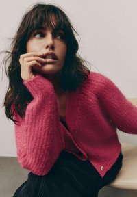 Next REGULAR FIT-GEM BUTTON - Vesta na kopčanje - pink bright