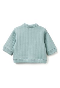 Světle modrá bunda s žebrovanou strukturou, kulatým límcem a tříčtvrtečními rukávy; má žebrovaný lem a hladký povrch látky.