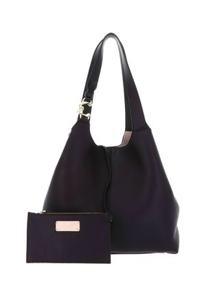 Grand sac à bandoulière en cuir violet avec une pochette à fermeture éclair plate. Il présente une texture lisse, des accessoires en or et une seule sangle large.