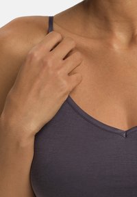 Hanro SEAMLESS SPAGHETTI - Tílko - black pearl