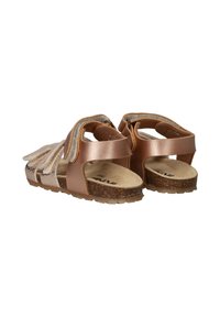 Bruine leren sandalen met een open achterkant, voorzien van een gestructureerde band en een kurken zool voor comfort. Accenten zijn onder andere stikseldetails.