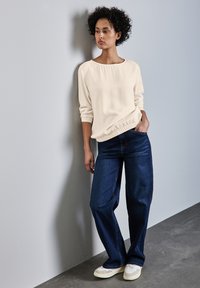 Street One MIT GERAFFTEM SAUM - Bluse - weiß