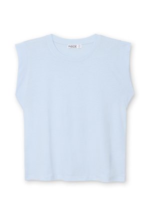 Top de algodón azul claro, de manga corta, con escote redondo y hombros ligeramente estructurados, que presenta un corte relajado y una textura suave.