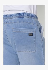 Valitud, azul cl light blue