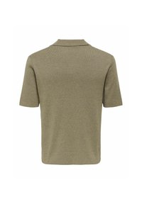 Polo en maille vert olive à manches courtes avec col côtelé, vu de dos sur fond blanc.