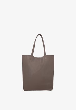 Braune Leder-Tote-Bag mit zwei langen Henkeln und einer glatten, leicht strukturierten Oberfläche, gezeigt vor weißem Hintergrund.