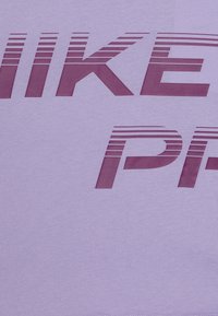 Nike Performance CROP - Tekninen t-paita - hydrangeas