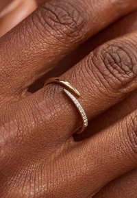 Isabel Bernard Bague - gold coloured