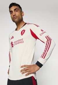 adidas Performance LIVERPOOL FC 25/26 LONG SLEEVE AWAY AUTHENTIC JERSEY - Article de supporter d'équipe de club - white