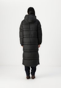 Tommy Jeans MAXI ROUCH TAPE JACKET - Winter coat - black