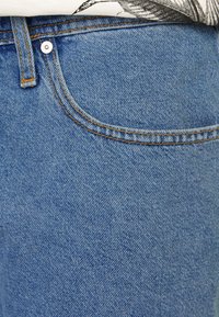 Jack & Jones JJITONY JJORIGINAL - Denimové šortky - blue denim
