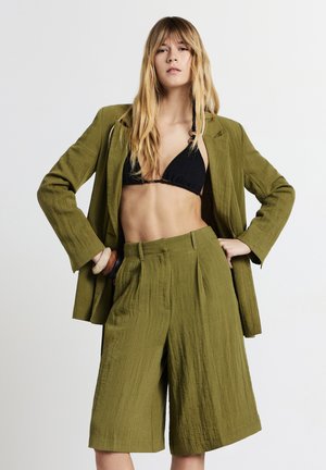 Shorts - verde kaki