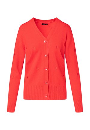 Cardigan rosso con scollo a V, maniche lunghe e intagli a forma di cuore. Presenta un orlo a costine e cinque bottoni frontali. Tessuto in maglia morbida.