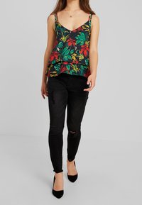 Even&Odd Petite Top - red