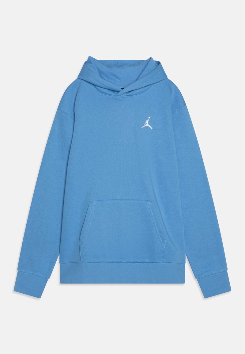 Sweat à capuche bleu clair avec poche kangourou et petit logo Jumpman blanc sur le côté gauche de la poitrine, étalé à plat sur un fond blanc.