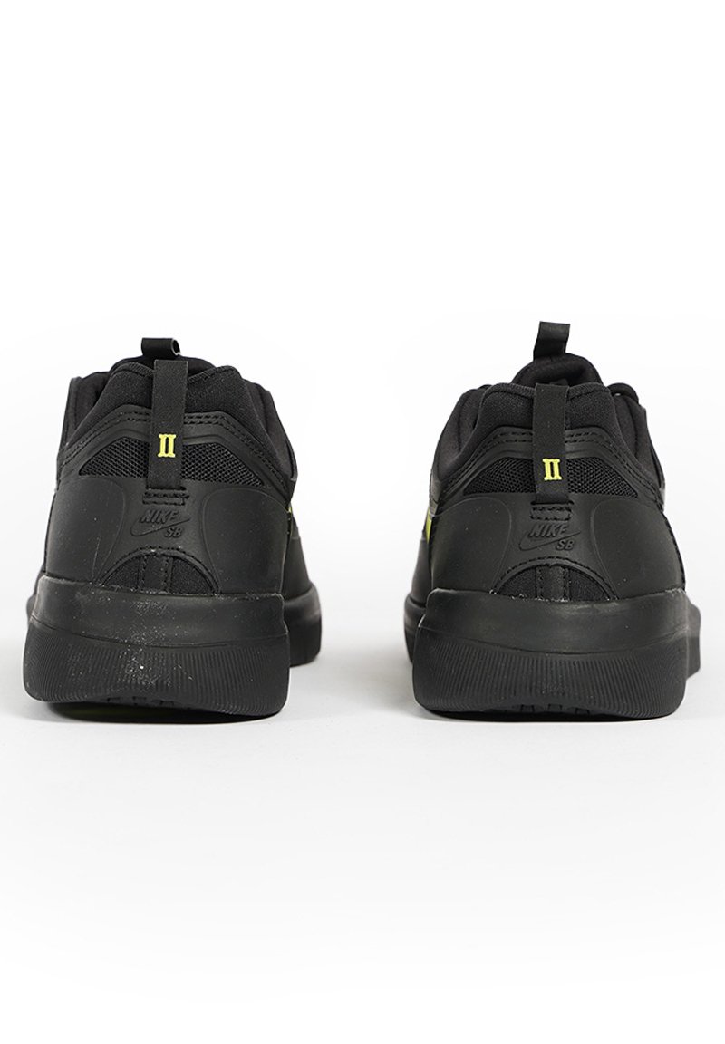 Nike SB NYJAH FREE - Sneaker low - black/cyber-black/schwarz - Zalando.de