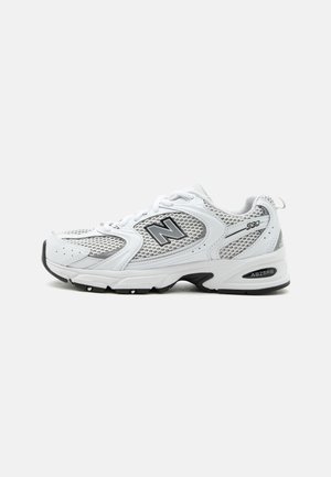 New Balance, U530 UNISEX - Sneaker low - white/silver-coloured metallic