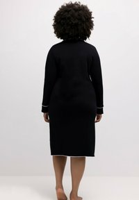 Ulla Popken PIPED ACCENT LAPEL COLLAR  - Camisón - black