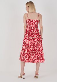 Herita FLORAL PATTERNED - Freizeitkleid - red