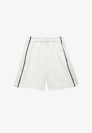 Pantalones cortos deportivos blancos con cintura elástica y rayas laterales negras. Fabricados con un tejido ligero y suave. Cuenta con bolsillos laterales.