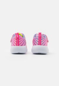 Skechers Performance GO RUN 600 SHIMMER SPEEDER UNISEX - Hardloopschoenen voor op de weg - light pink/multicolor