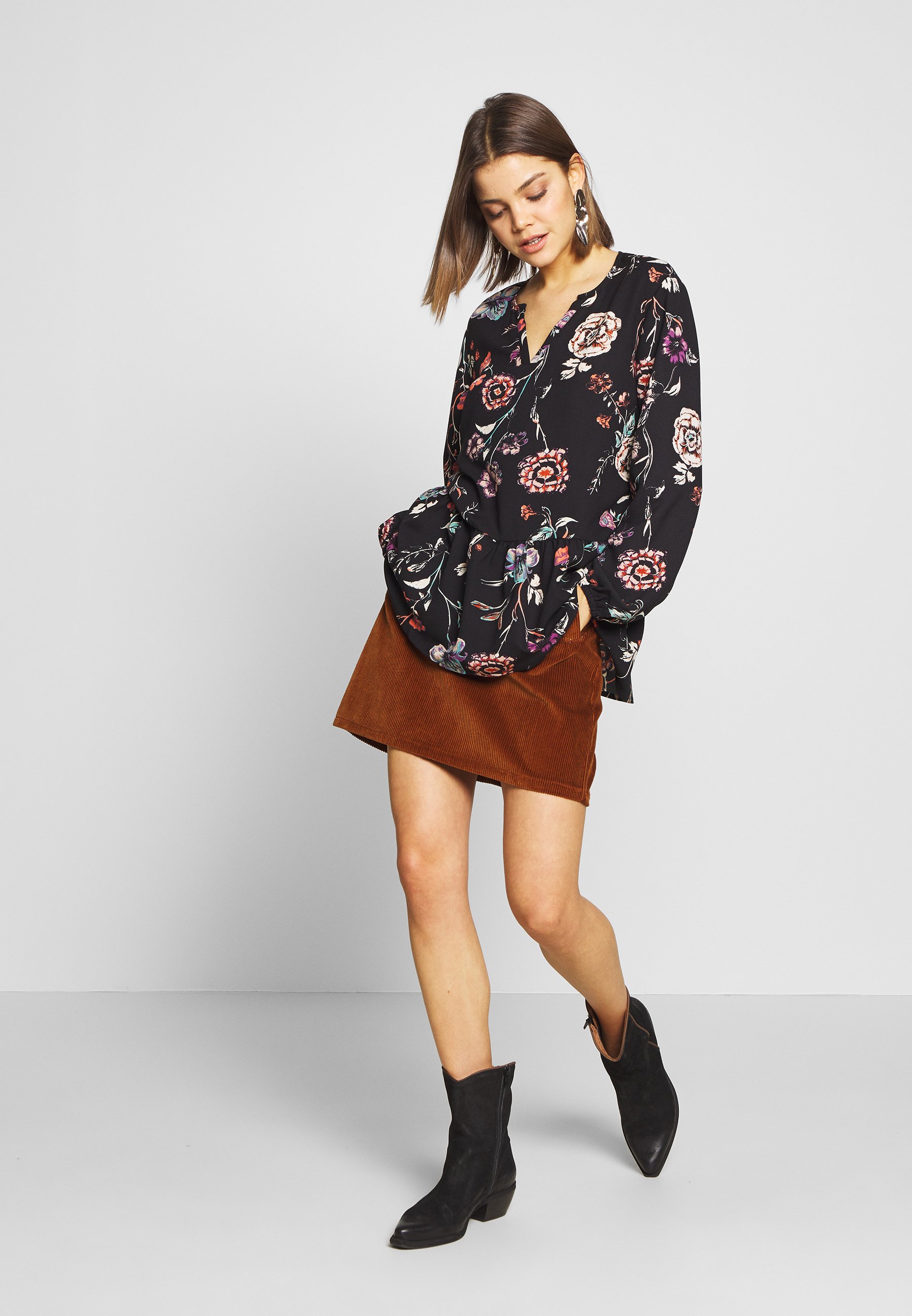 JDY JDYRUBY TUNIC Blouse black Zalando.nl JDY JDYRUBY TUNIC Blouse black Zalando.nl