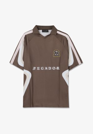Barna, rövid ujjú pólóing, V-kivágással, fehér és krémszínű absztrakt mintával, a mellkason "PEGADOR" logóval.