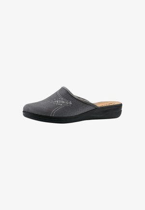 Scarpa slip-on in suede grigio con suola in gomma nera, caratterizzata da cuciture decorative e un sottile motivo di strass sulla parte superiore. Forma rotonda.