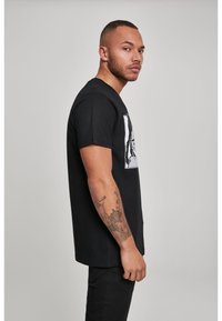 Mister Tee T-shirts print - black