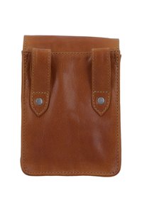 Pochette in pelle marrone con due chiusure a scatto, forma rettangolare, texture liscia e cuciture visibili lungo i bordi.