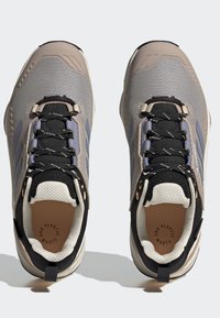 Adidas Terrex TERREX SWIFT R3 GTX W - Hikingskor - sand strata   silver violet   acid orange