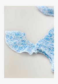 Selectat, blue white floral