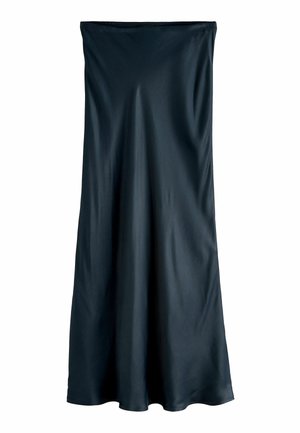 Dlhé, tmavomodré šaty, vyrobené z hladkej, ľahkej tkaniny. Majú jednoduchý, voľný strih so rovnými líniami a jemným drapovaním.