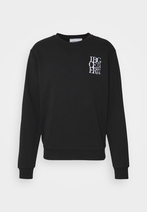 Schwarzer Sweatshirt mit Rundhalsausschnitt, langen Ärmeln und weißem vertikalem Textlogo auf der oberen linken Brust mit der Aufschrift "ICEBERG Seit 1974."