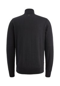 Pullover nero a maglia con colletto alto, maniche lunghe e polsini a costine. Presenta un piccolo dettaglio dorato sul retro del colletto. Tessuto morbido.