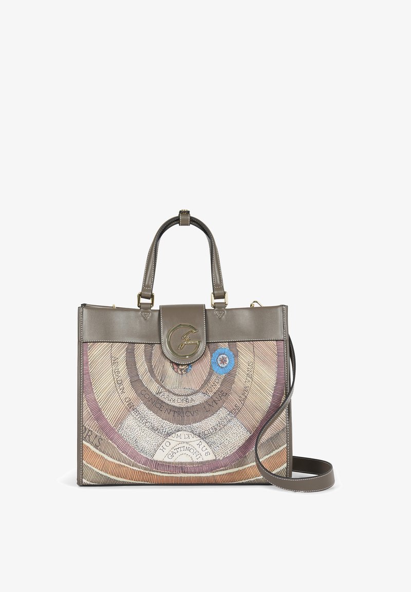 Rechthoekige bruine leren handtas met handvatten aan de bovenkant, afneembare schouderband en een cirkelvormig, multicolor geconcentreerd patroon met tekst op het voorpaneel.
