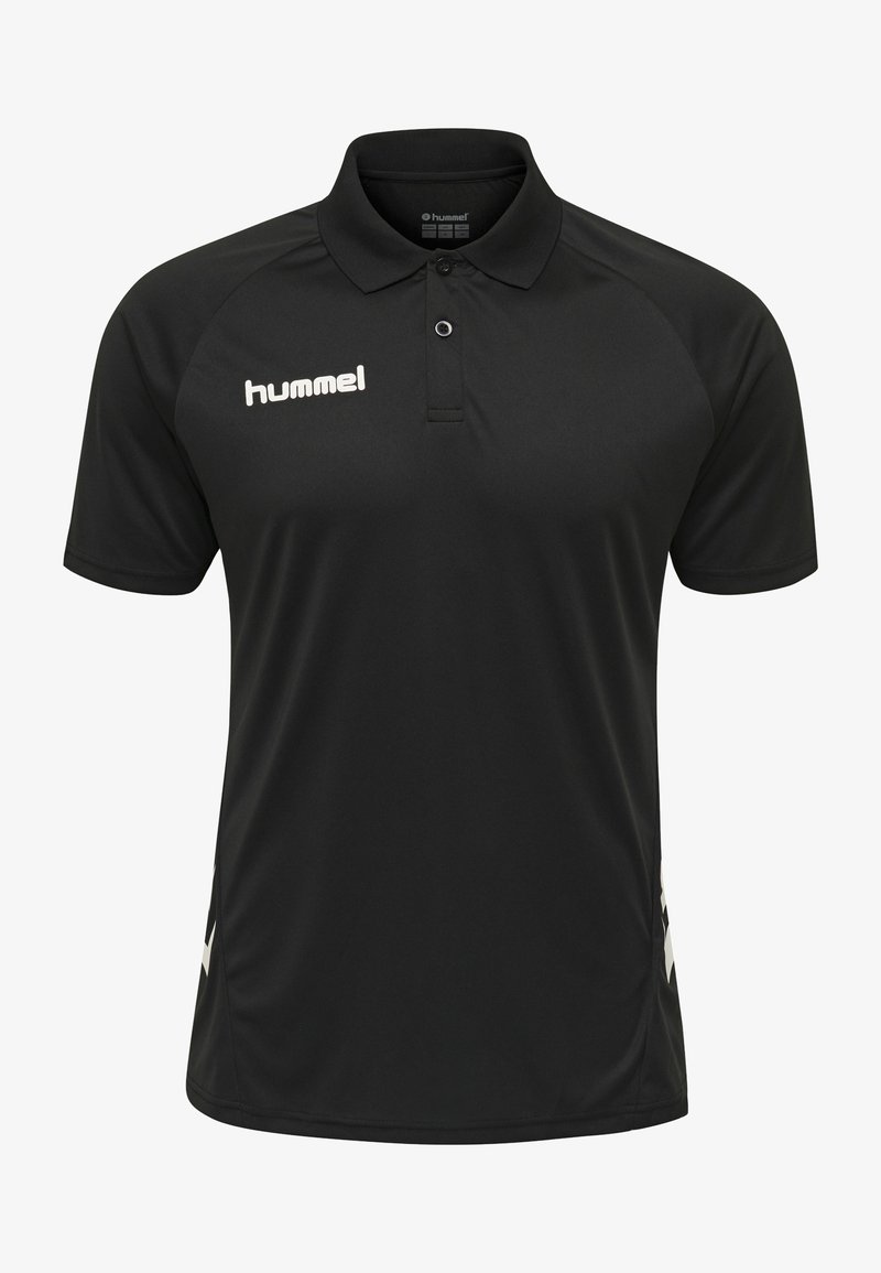 Svart polo-shirt gjord av slät och andningsbar tyg. Har en lätt texturerad krage, en knappad halsringning och vita logodetaljer.