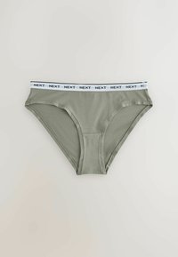 Culotte bikini en coton vert olive avec une ceinture élastique blanche ornée du texte noir "NEXT" répété.