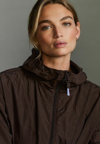 Next QUARTER ZIP - Veekindel jope - brown lilac
