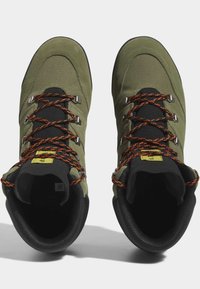 adidas Terrex TERREX SNOWPITCH COLD.RDY HIKING - Hikingschuh - focus olive   core black   pulse olive