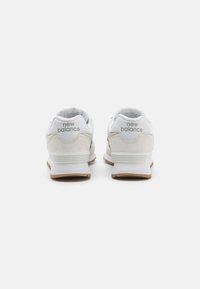 New Balance U574SOC UNISEX - Tenisice - white