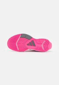 adidas Performance AMPLIMOVE - Zapatillas de entrenamiento - footwear white/lucid pink/grey