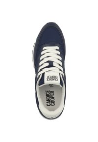 Tennarit tummansinisessä värissä, joissa on sileä päällinen, valkoiset nauhat ja teksturoitu pohja. Brändin nimi "Candice Cooper" näkyvissä kielellä ja sisäpohjassa.