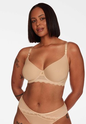 - Biustonosz push-up