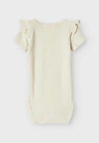 Body a maniche corte a coste in morbido crema con sottili strisce pastello. Presenta maniche volants e chiusure a scatto sul fondo.
