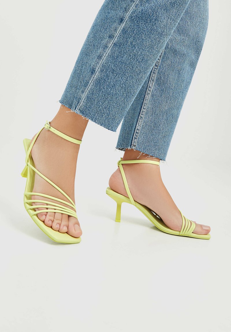 PULL&BEAR STRAPPY Sandals green Zalando.ie