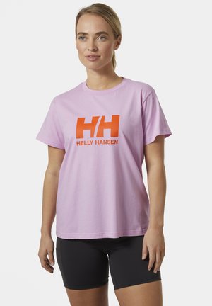 Světle růžové bavlněné tričko s výrazným oranžovým logem "HH" a nápisem "HELLEY HANSEN". Volný střih s krátkými rukávy a kulatým výstřihem.
