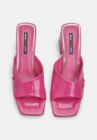Bata Ciabattine con tacco - fucsia