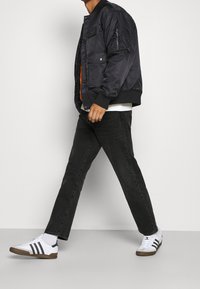 Mennace Bomberjacka - black