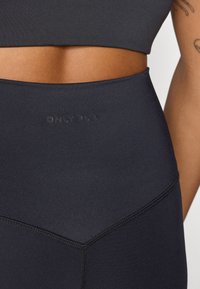 ONLY Play ONPJAM-3-SANA JAZZ - Leggings - black